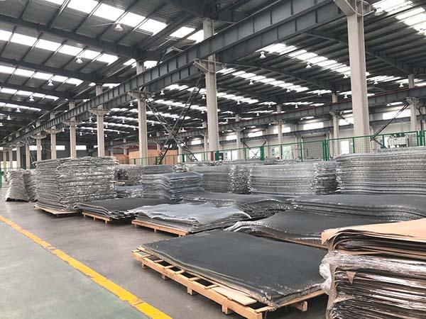 ৩২০০*১৩৫০ নোমেক্স কাটার জন্য ভ্যাকুয়াম সিস্টেমের সাথে কাটার মেশিন 2