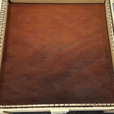 ঘনত্ব ৫৬ নমনীয় অ্যারামিড মৌচাক কোর ভাল দৃঢ়তা এবং উচ্চ শক্তি সহ