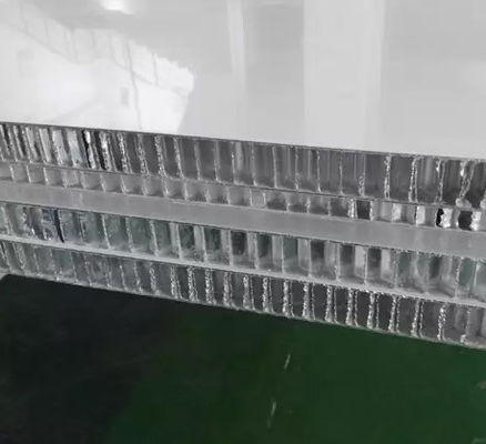 1000x2000 মিমি FRP মধুচক্র প্যানেল নতুন শক্তি ট্রাক শরীরের জন্য
